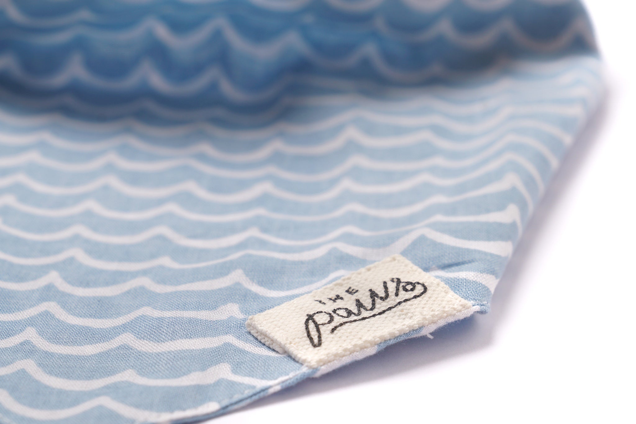 Perfect Wave Dog Bandana Detail - The Paws