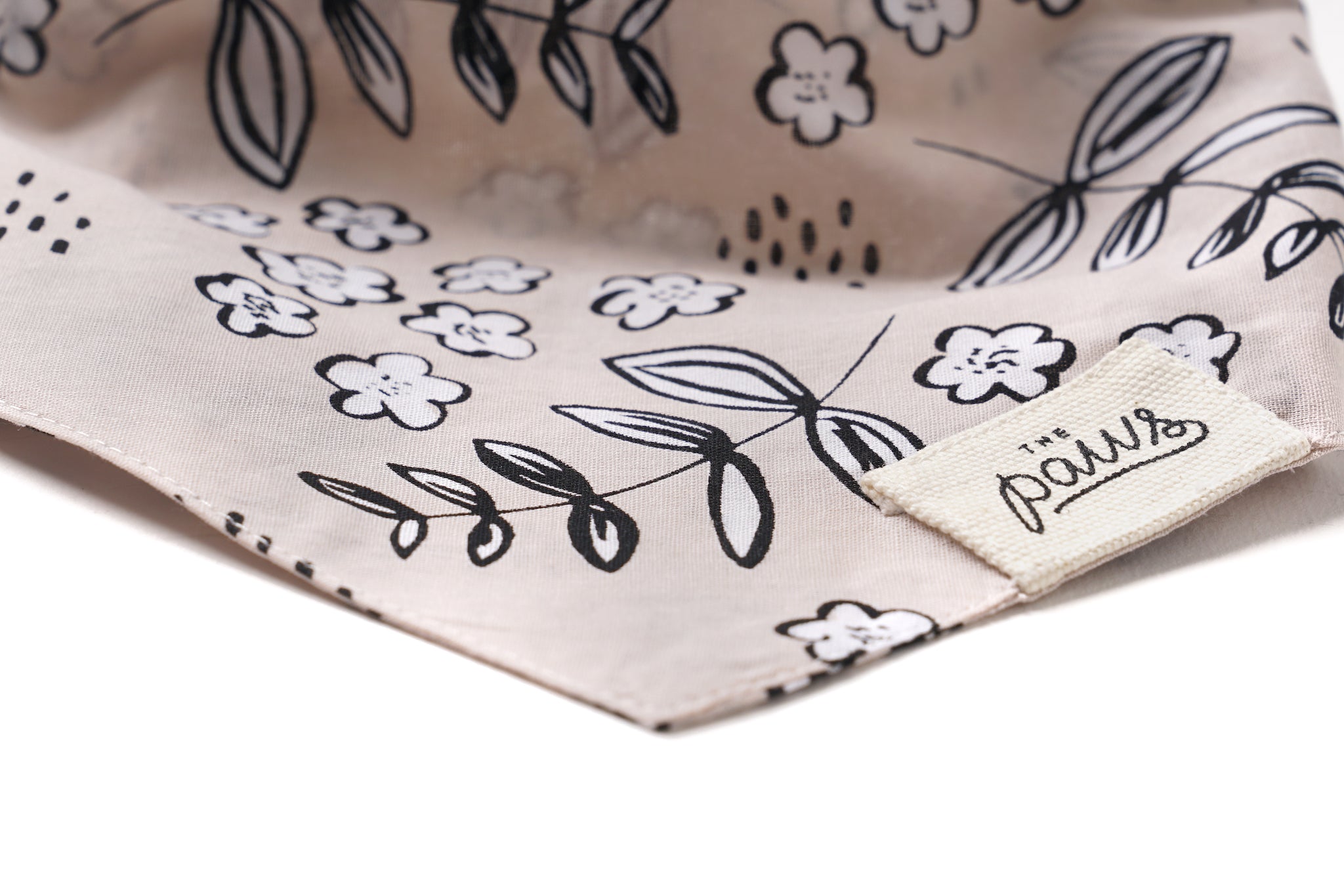 Latte bandana detail